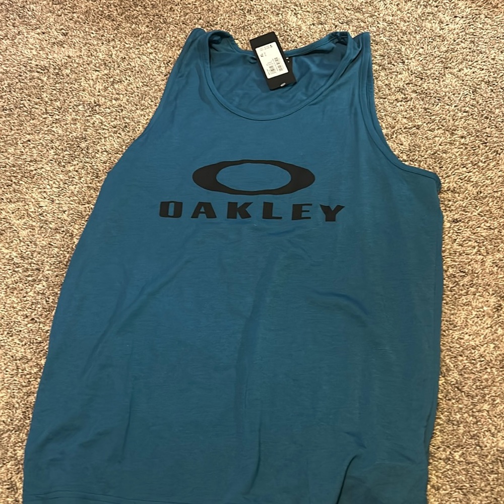 teal oakley tank top